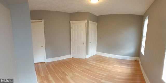 empty room featuring light hardwood / wood-style flooring