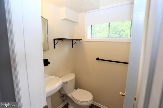 bathroom featuring toilet