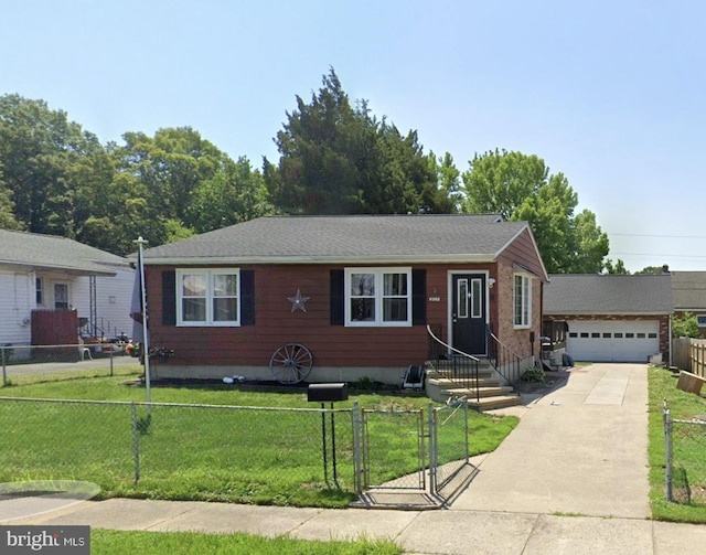 view of front facade with a front lawn