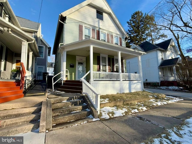 view of front of property featuring a porch