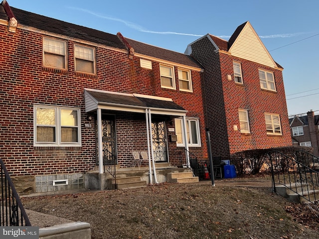 view of townhome / multi-family property