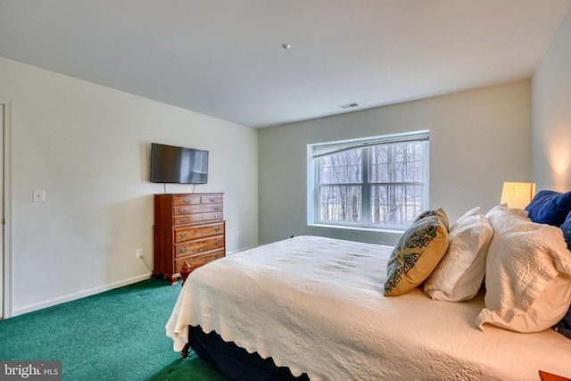 bedroom with carpet flooring