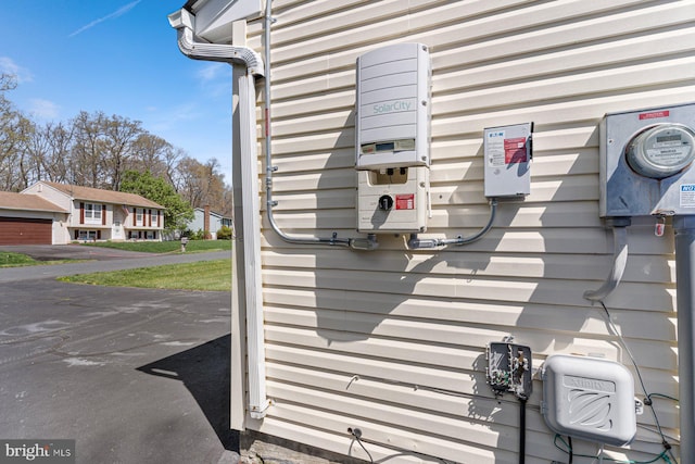 1762 Red Oak Ln, Waldorf, MD 20601 - details featuring electric meter