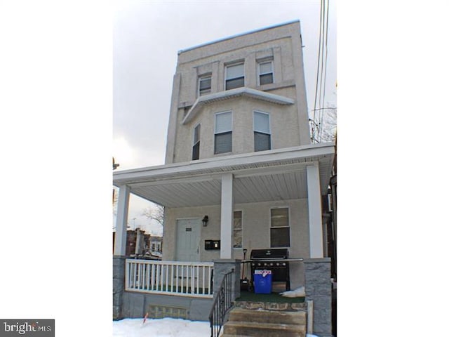 view of front of house with a porch