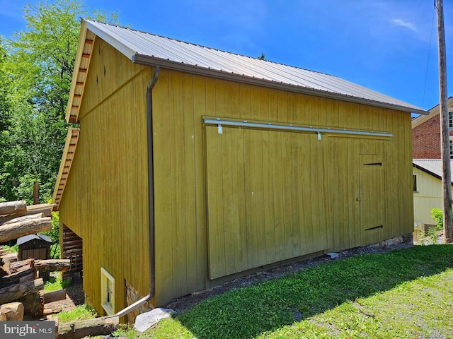 view of outdoor structure