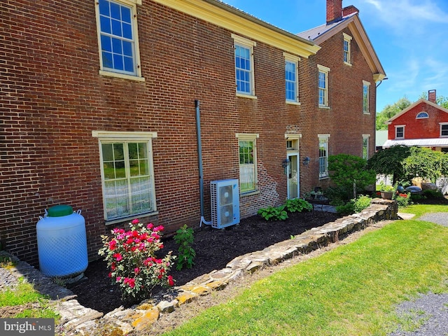 exterior space featuring a lawn