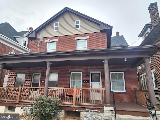 view of front facade with covered porch