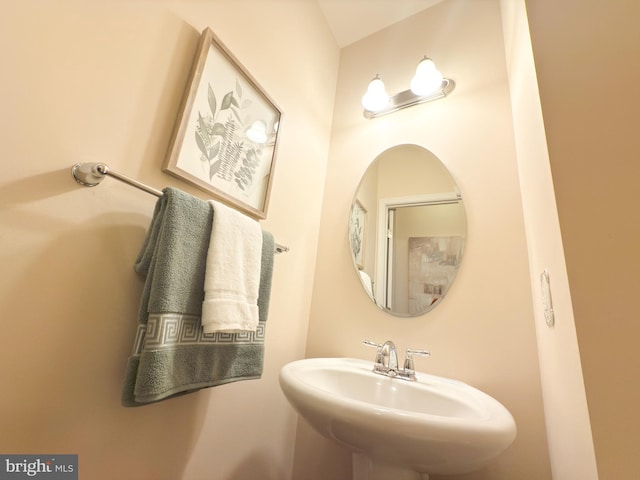 bathroom with sink