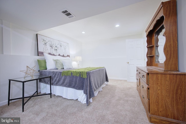 6406 Holyoke Dr, Annandale, VA 22003 - bedroom featuring visible vents, recessed lighting, baseboards, and light carpet