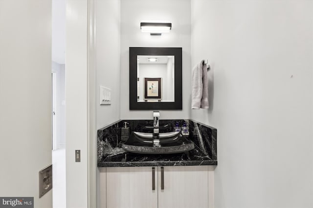 bathroom featuring sink