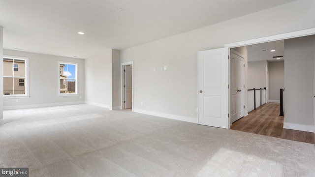 spare room featuring carpet floors