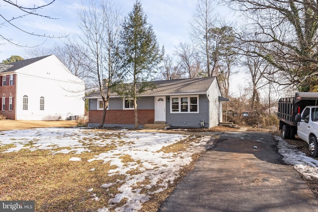 view of front of property