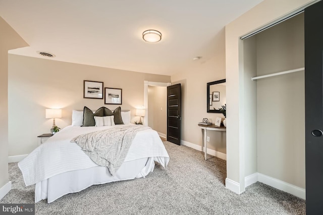 view of carpeted bedroom