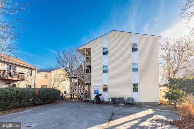 401 144th St Unit 301, Ocean City, MD 21842 - back of property with central air condition unit
