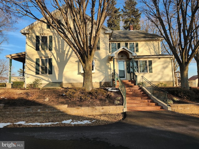 view of front of property