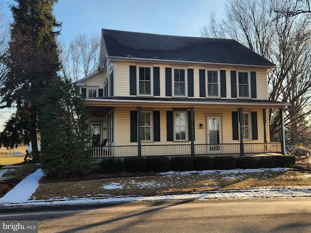 view of front facade featuring a porch