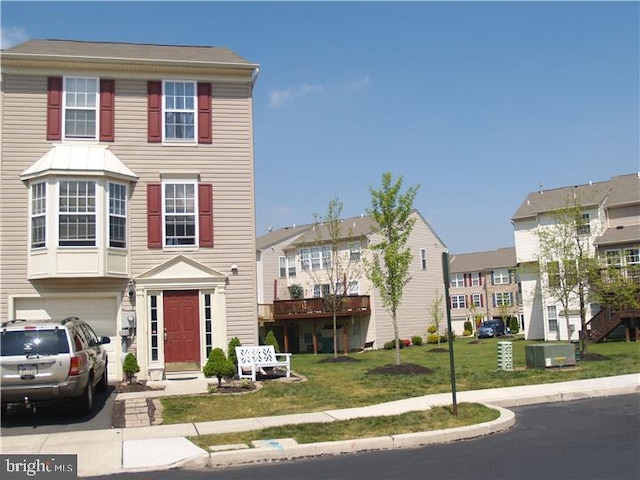 view of front of house with a front yard