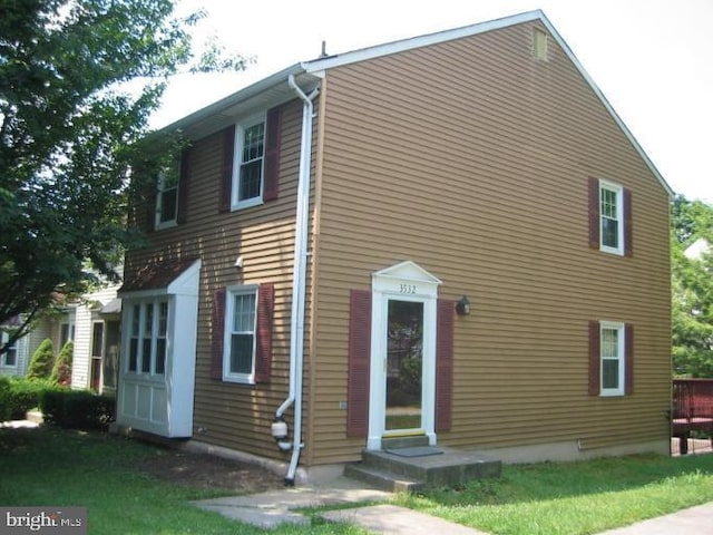 view of front facade