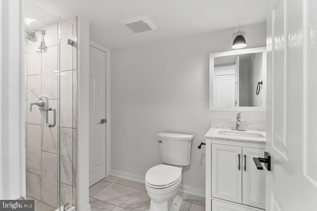 full bathroom featuring visible vents, baseboards, toilet, a stall shower, and vanity