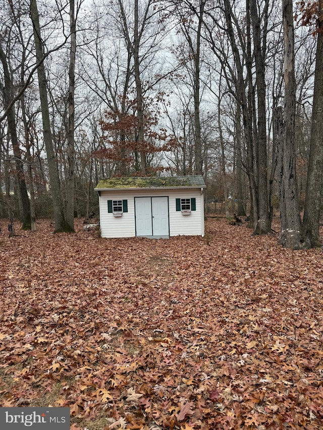 view of outdoor structure