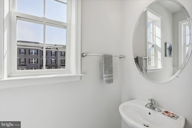 bathroom featuring sink