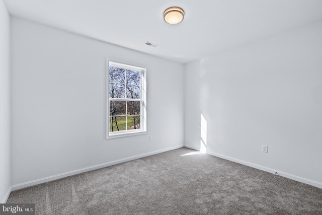 view of carpeted spare room