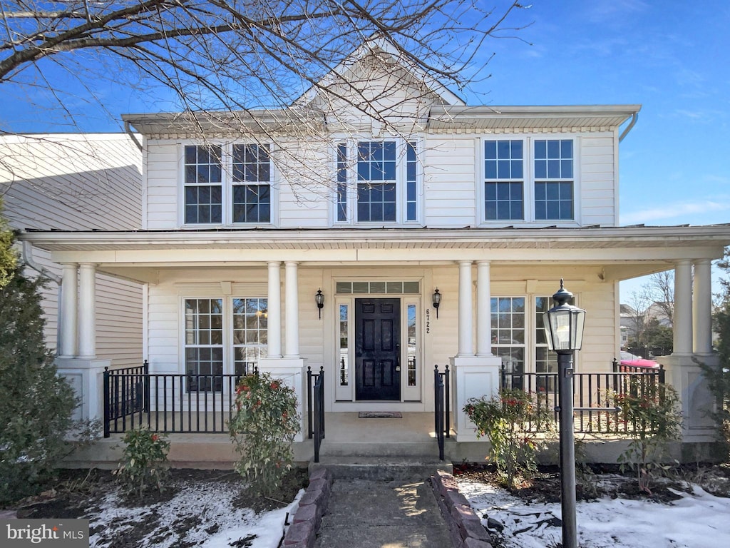 view of front facade with covered porch