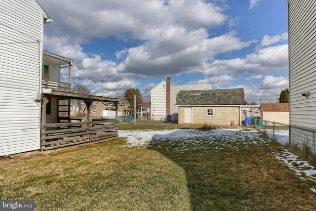 view of yard with a storage shed