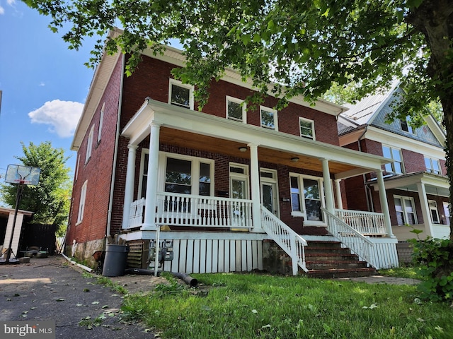 view of front of property with covered porch