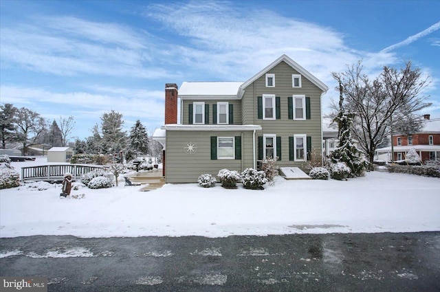 view of front property