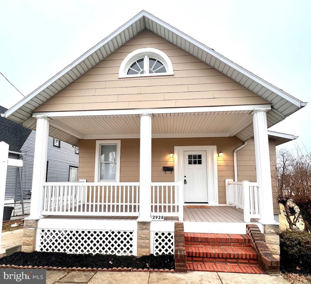 view of front facade featuring covered porch