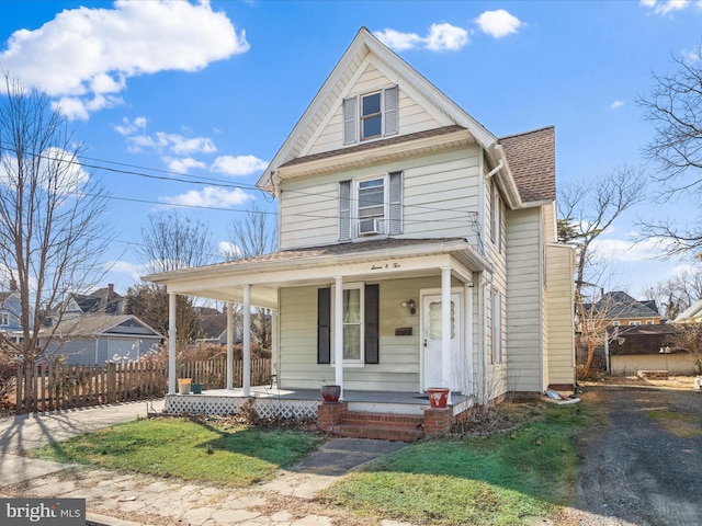 view of front of property featuring a porch