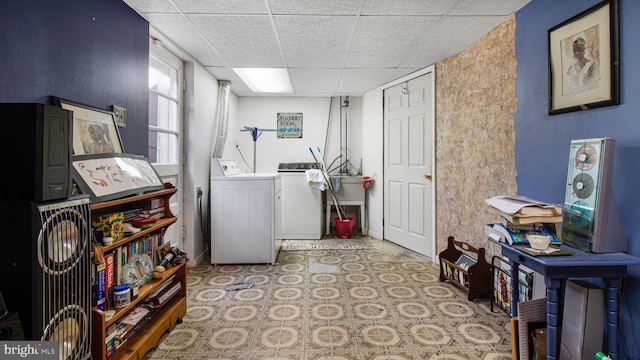 laundry room with sink and washer and dryer