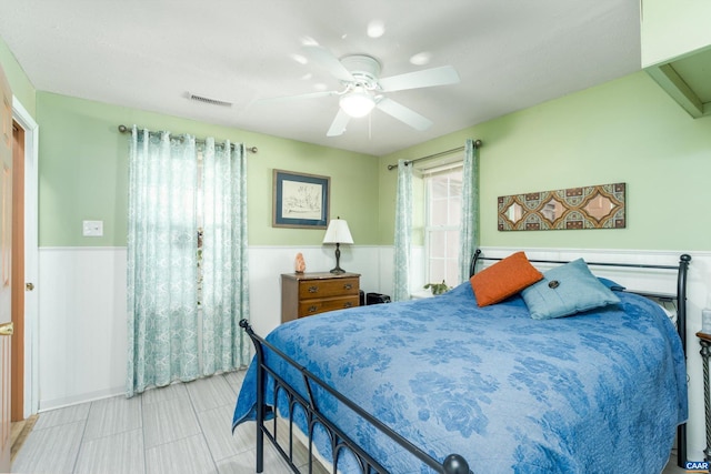 bedroom with ceiling fan