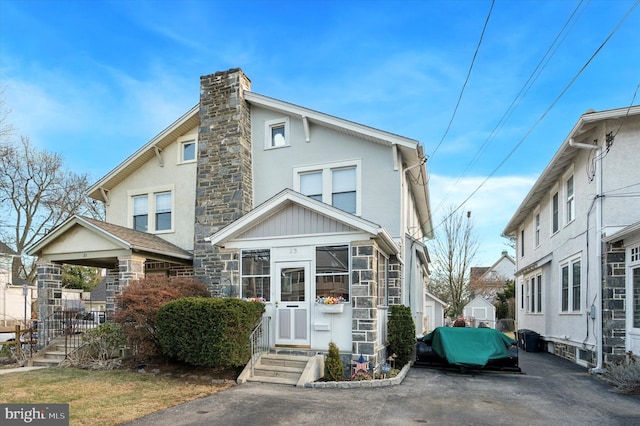 view of front of property