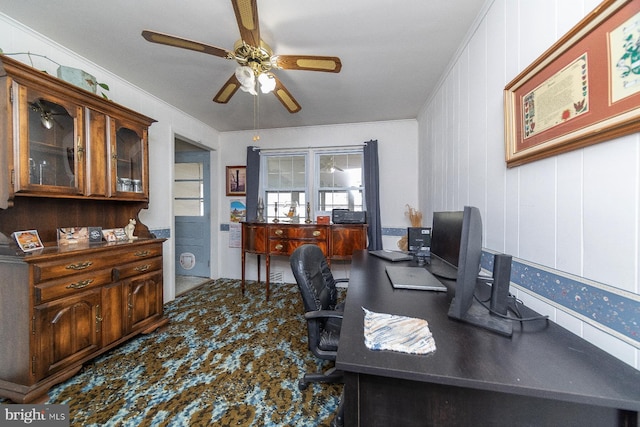 office area featuring crown molding and ceiling fan