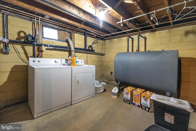 basement featuring independent washer and dryer