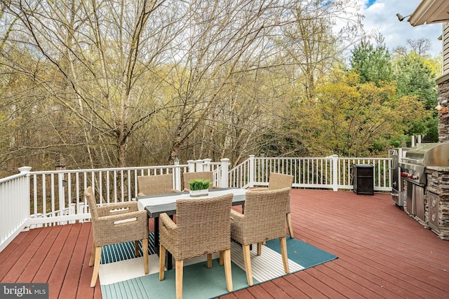 19 Longwood Ln, Newark, DE 19711 - deck with area for grilling and outdoor dining area