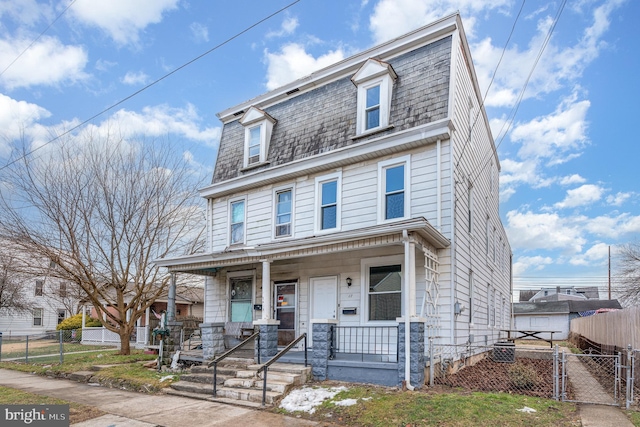 view of front of home featuring a porch