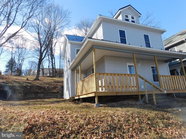 view of front of house with a porch