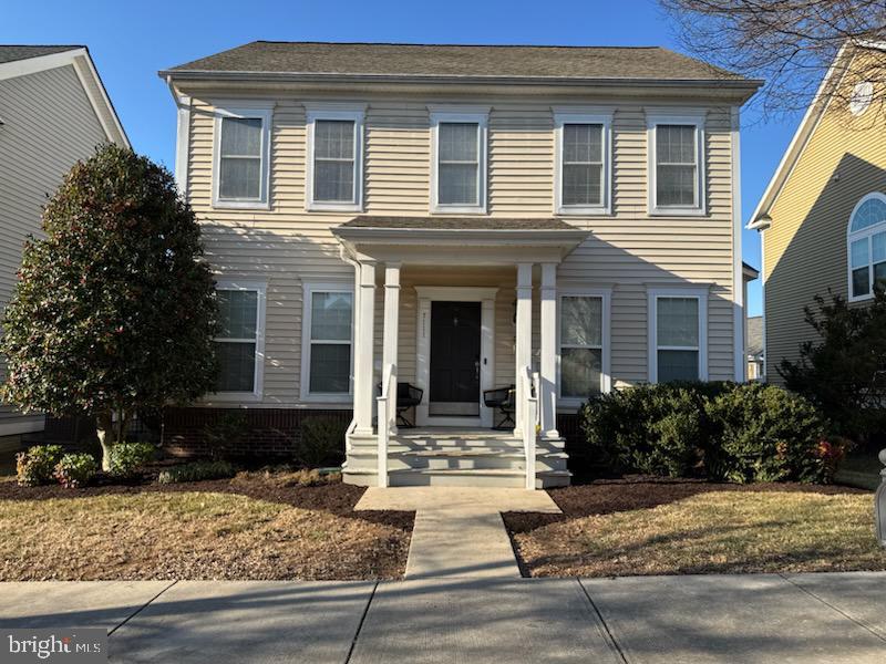 view of front facade with covered porch