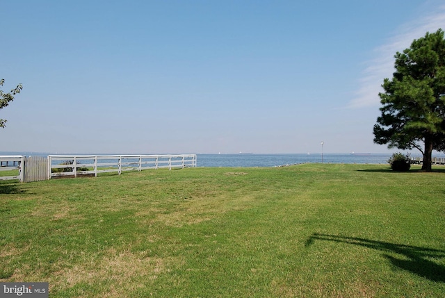 view of yard featuring a water view