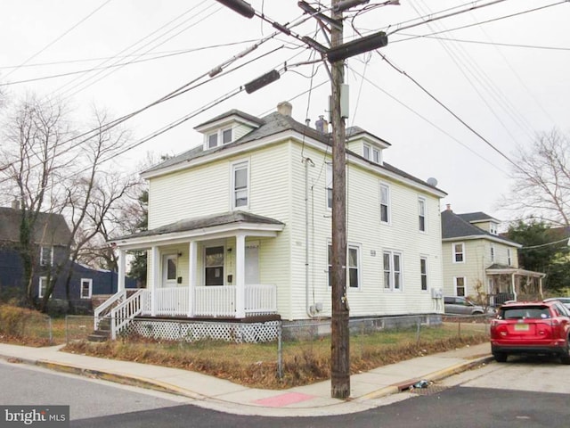 view of front of house featuring covered porch