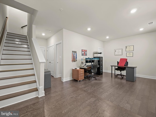 office featuring recessed lighting, wood finished floors, visible vents, and baseboards