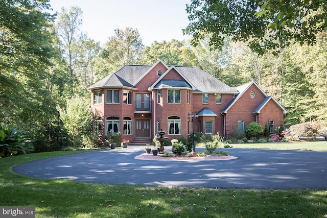 view of front of house with a front yard