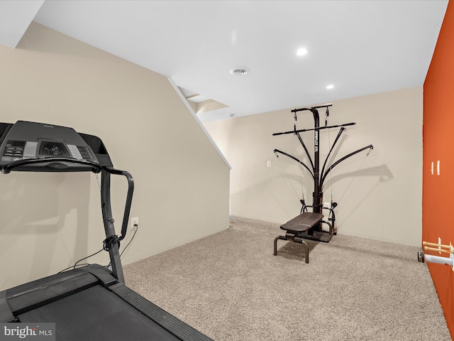 workout room featuring visible vents, carpet flooring, and recessed lighting
