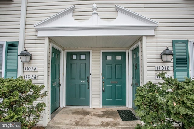 view of entrance to property