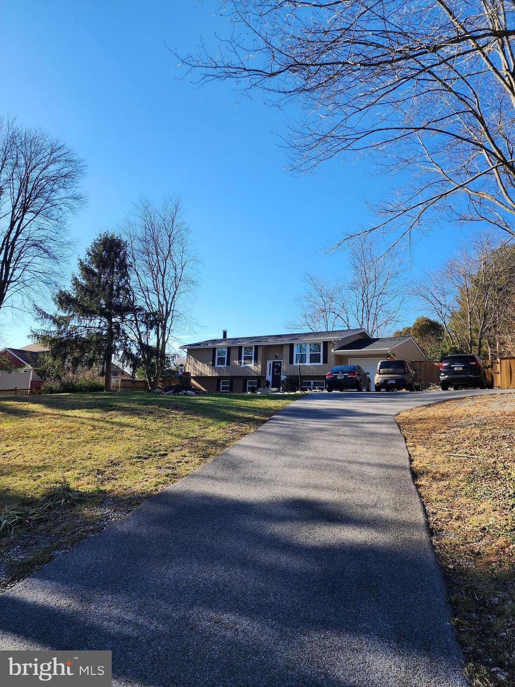 view of front of house with a front yard