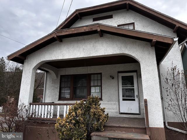 view of front of house with a porch