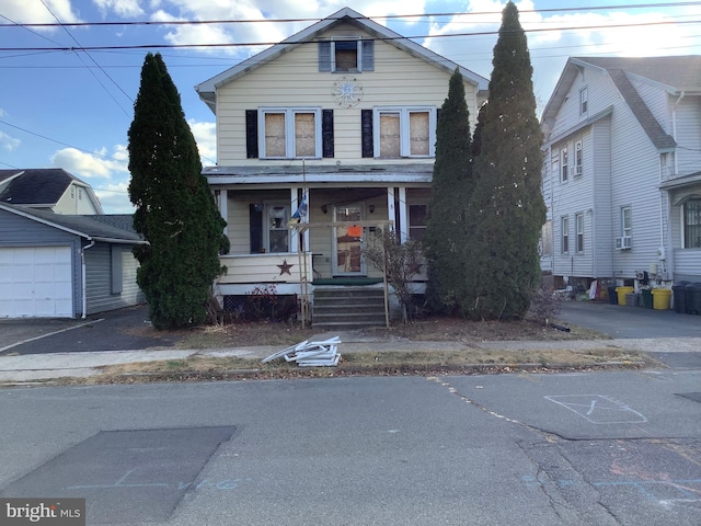 view of front of property featuring a porch